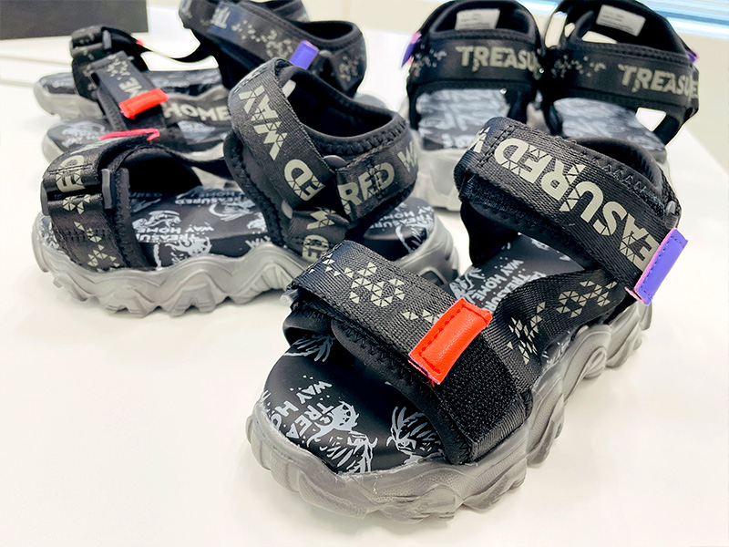 Collection Pokémon Center Treasured way home